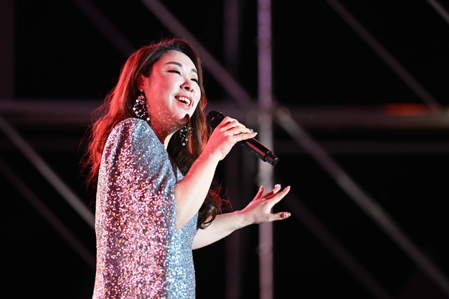 [포토] 화려한 전야제 공연 열린 ‘2024 구리 유채꽃 축제’