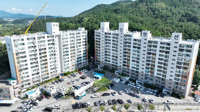 광복절에 주민 90%가 태극기 게양한 칠곡 무성아파트
