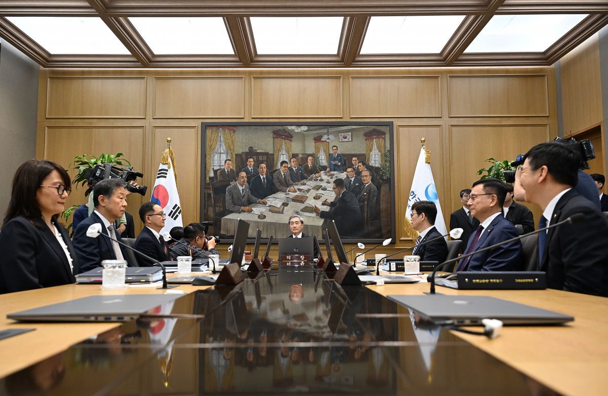 [속보] 신현송 한은 총재 “적절한 시기에 기준금리 인상 필요”