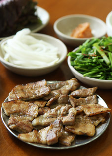 화덕과 만난 돼지불백 원조 맛이야