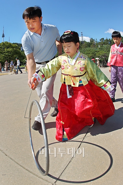 [사진]전통놀이 너무 즐거워요!