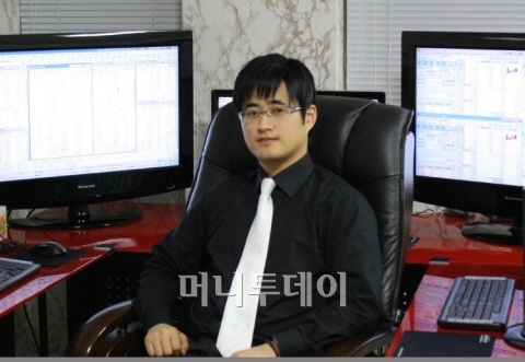 ‘20대 100억 부자’ 직접 개인들 도와 화제!
