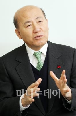 이만의 장관 구제역 가축 매몰은 환경재앙