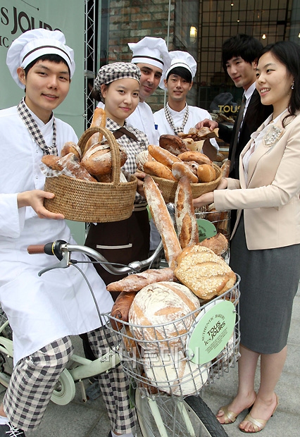 [사진]뚜레쥬르, 건강빵으로 여는 아침 캠페인
