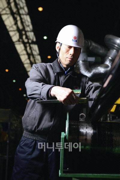 5㎜ 피복 하나에 울고 웃은 28년