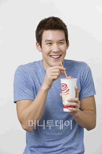 박태환, 건강이미지 높이는 잠바주스 모델 효과 높아