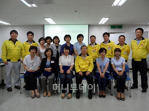 다이소 2011 상반기 부문별 우수점장 시상, 베스트 오브 베스트상에 수원역점 조정주 점장