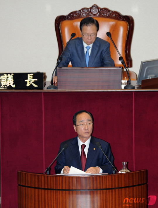 [사진]비교섭단체 대표 연설하는 심대평 대표