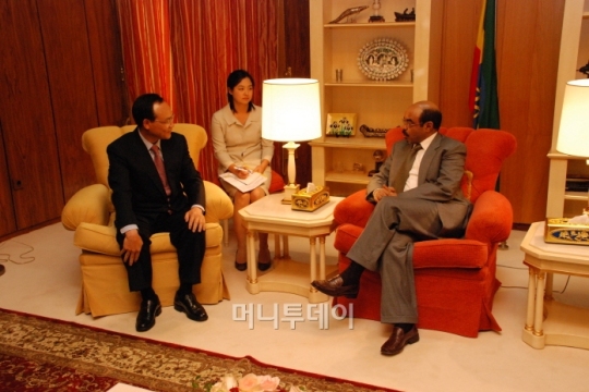 [사진]성완종 경남기업회장, 에티오피아 총리 면담