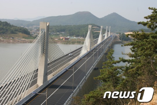 ‘서해안 고속道-영암 삼호’ 잇는 자동차전용도로 탄생