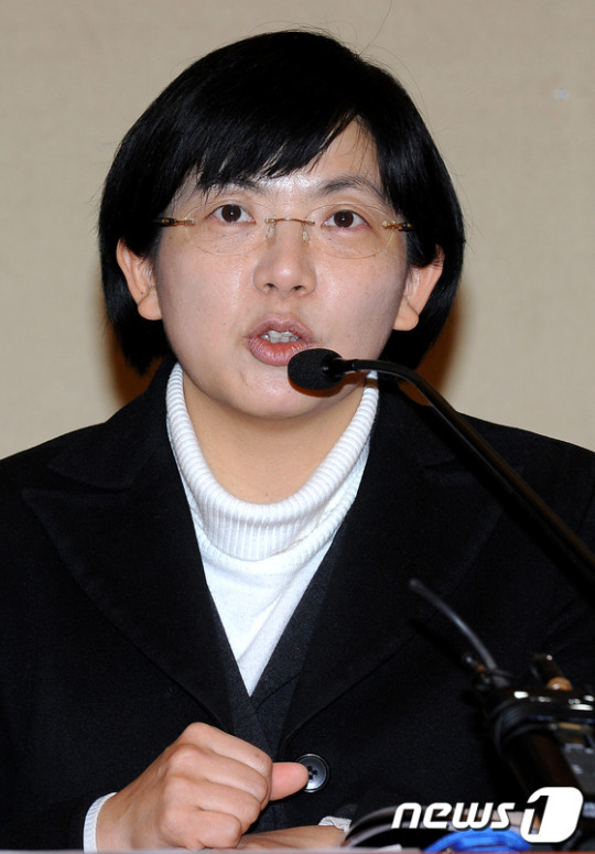 [사진]인사말하는 이정희 공동대표