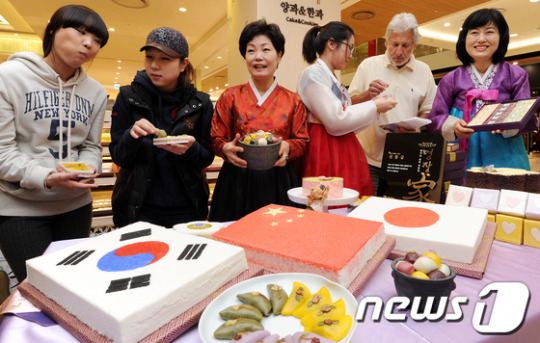 [사진]한·중·일 떡 드셔보세요