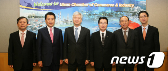 [사진] 울산상의 회장단-김신 울산지방법원장, 지역발전 환담