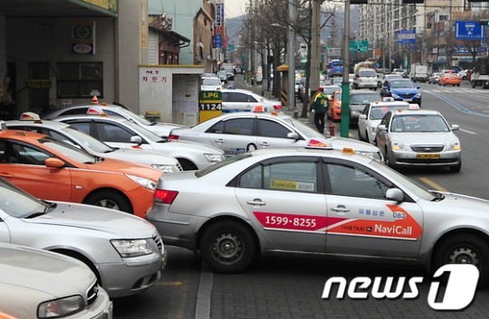 [사진]LPG 가격상승 앞둔 충전소 차량행렬