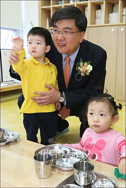 [사진]임채민 장관 IBK 참!좋은 어린이집 방문