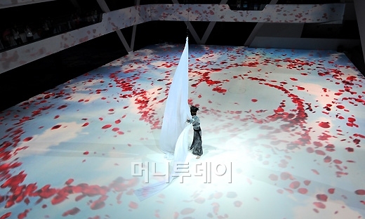 [사진]삼성관의 화려한 퍼포먼스