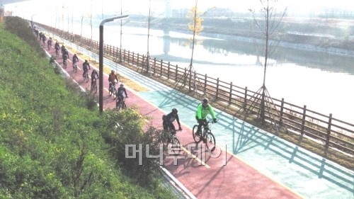 [포토]아라뱃길 따라 삶의 재충전 리프레시 자전거 투어