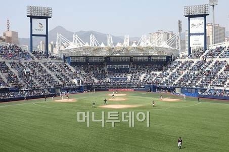 엔씨소프트, NC다이노스 개막응원 버스 50대 동원