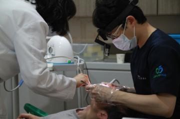 부천사과나무치과, 루카스요양병원에 무료구강검진 봉사활동 펼쳐