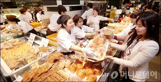 [사진]나폴레옹 과자점, 현대백화점 입성