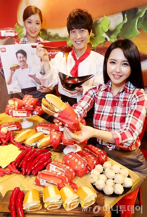 [사진]닭강정과 버거의 만남