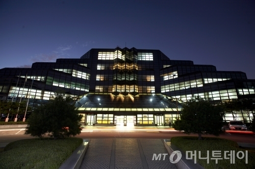 최고 인재 산실에서 최고 기업 산실로