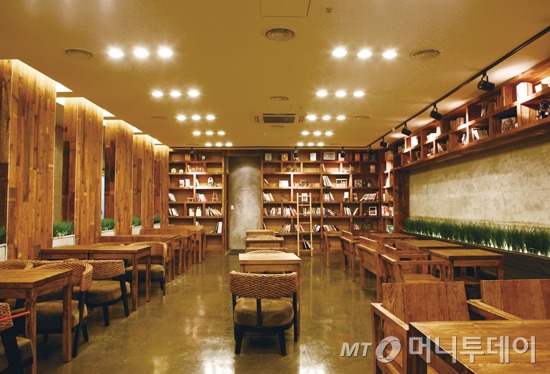 바리스텔라 접은 카페베네, 투트랙 우회전략