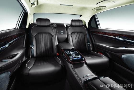 제네시스 EQ900 안팎 보니…1등석 좌석에 동급 최고 정숙성