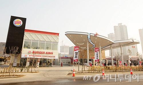 이런 주유소, 안 갈 수 있나…최다 고객 비결은?