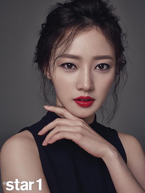 오월이 송하윤 뷰티 화보, 섹시한 레드립 반전 매력