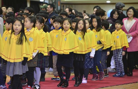 65년전 오늘…초등 6年·중 3年·고 3年 배우게 되다