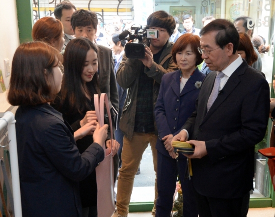 정장·스터디룸 공짜…서울 일자리카페 300개 만든다