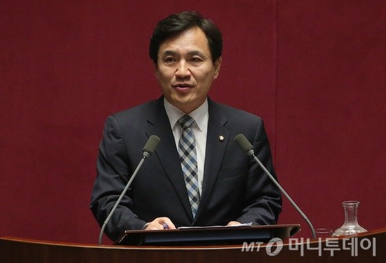 김진태 이석수 특별감찰관 엄정 수사 촉구