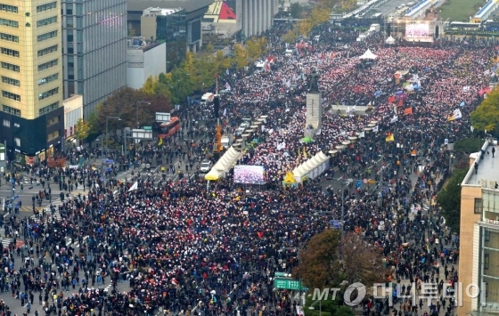 경찰 민중총궐기 청와대 방향 행진은 안돼