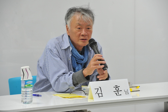 김훈 산문집 순위 조작 의혹 제기 출판사 대표 기소