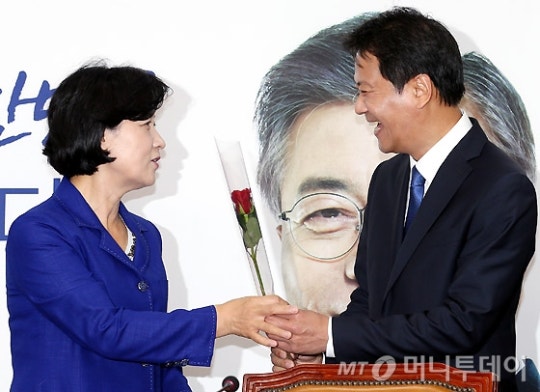 추미애 대표 예방한 임종석 비서실장 | 인스티즈