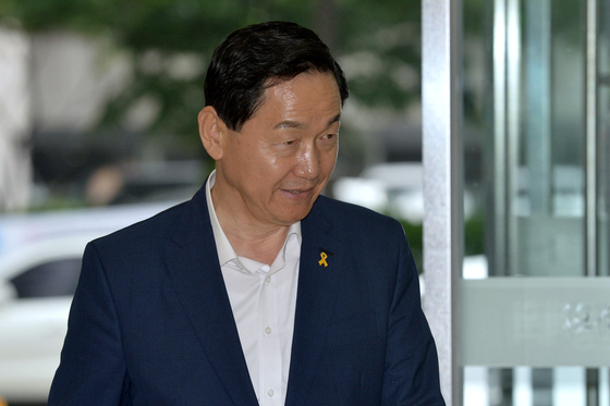 [단독]측근 보은 김상곤…용역연구비 2.6억 몰아줘