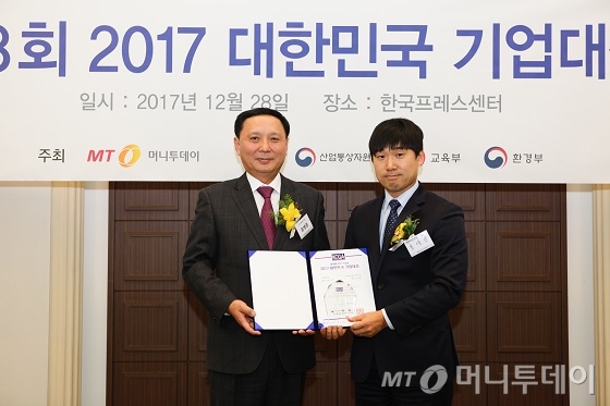 제이케이산업·인토스퍼니처·메타포뮬러·리빙디자인연구소, 기업대상 수상