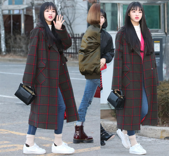 오마이걸 유아, 체크 롱 코트 패션…뉴 패셔니스타