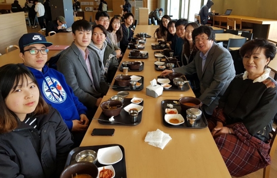 한동대, 무료 아침밥과 야식 행사