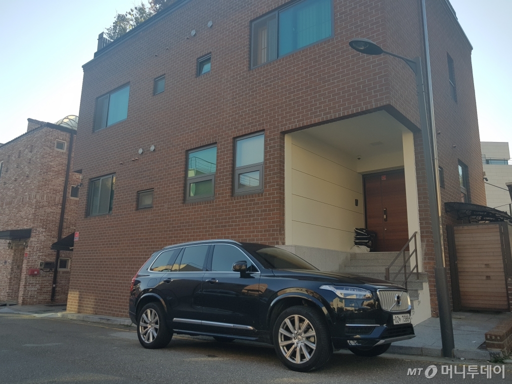 양진호 닭 살생 강요 홍천 연수원 등 압수수색