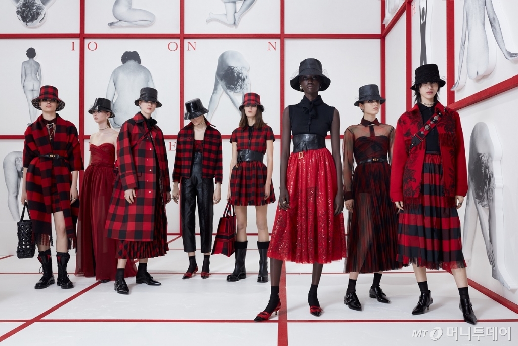 [런웨이] 디올, 2019 F/W 파리패션위크