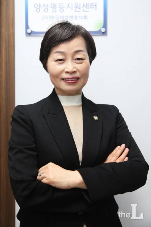'고은 미투' 승소 이끈 여성변회장 