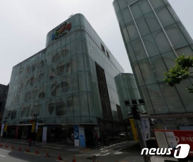상처로 남은 롯데의 실험…영플라자·엘큐브 딱 한곳씩 남았다