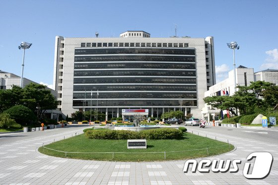이번엔 충주시청 조정선수…감독이 몸 더듬고, 같이 누웠다