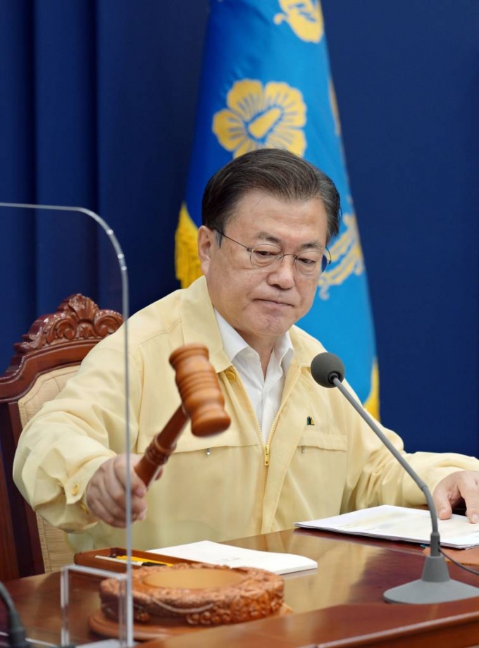 文대통령 퇴임 대비 경호인력 증원…靑 그래도 이전 1/3 수준