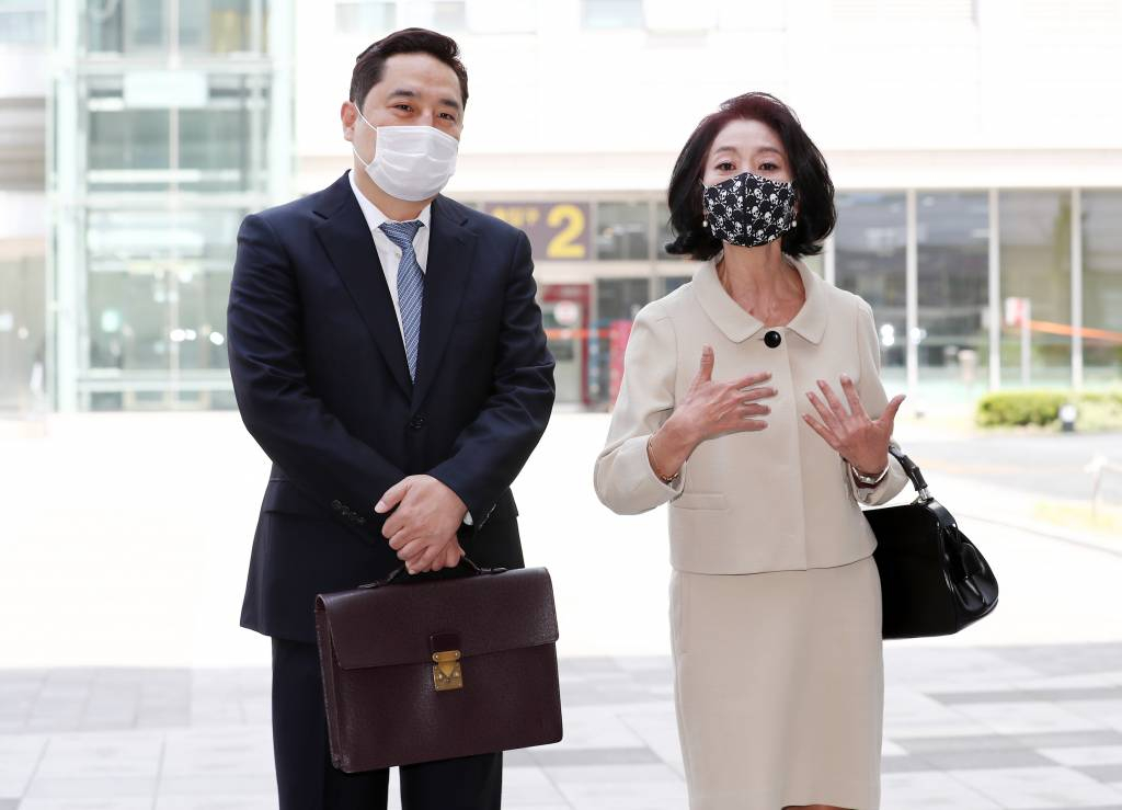 법원, 이재명 신체감정 요청 기각 인격권 침해…김부선 울먹