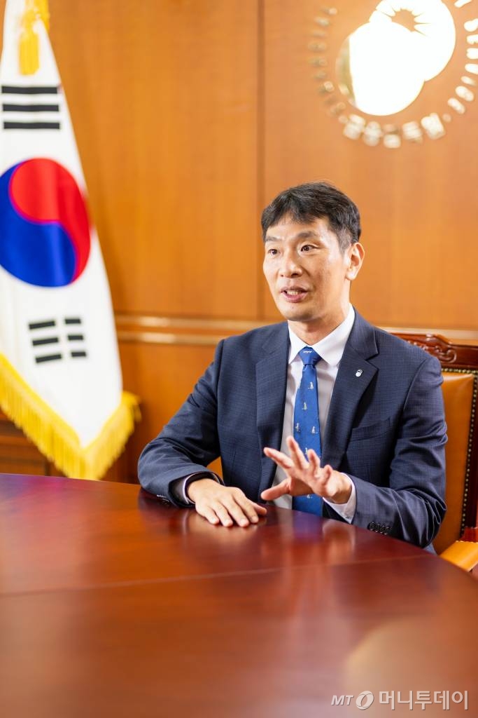 이복현 금감원장, 12일 바젤위원회 최고위급회의 참석