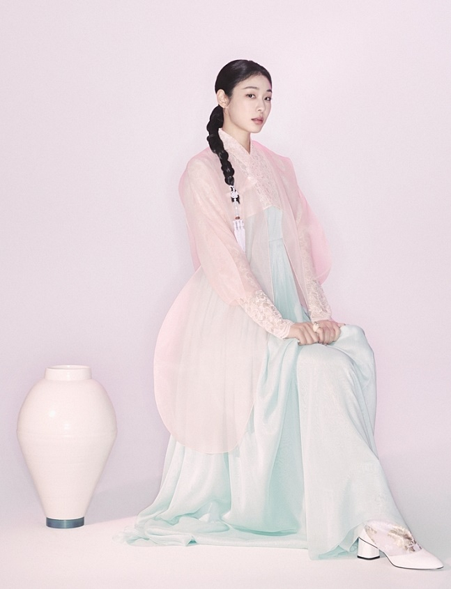 분홍 저고리, 옥색 치마…김연아 한복 런던 패션쇼 선다
