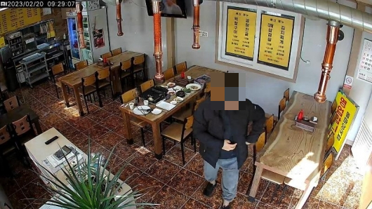 삼겹살 먹튀男 부모 함께 찾아와 사과, 식당 노부부는 오히려…
